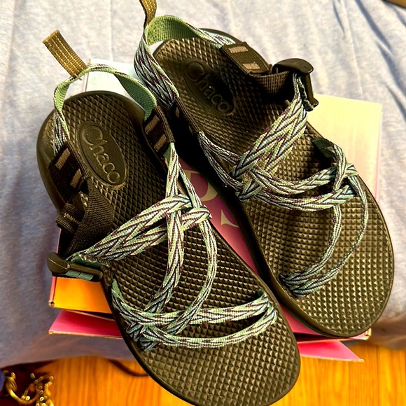 Big kids 4 or women’s 5.5 Chaco Z x 2 classic - Picture 2 of 7
